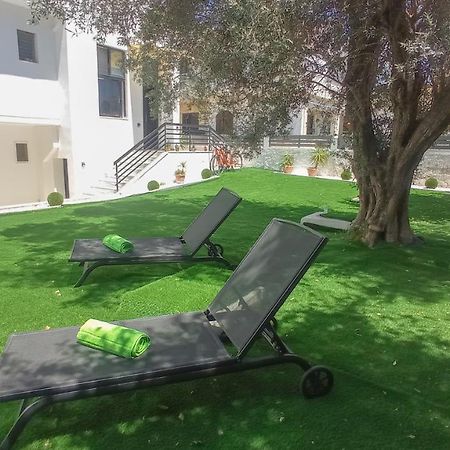 إياليسوس Debbi Appartments And Hotel المظهر الخارجي الصورة