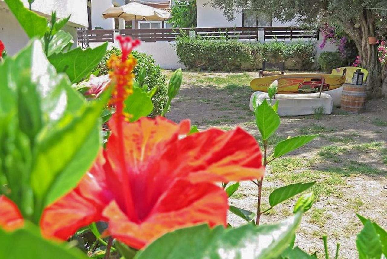 إياليسوس Debbi Appartments And Hotel المظهر الخارجي الصورة